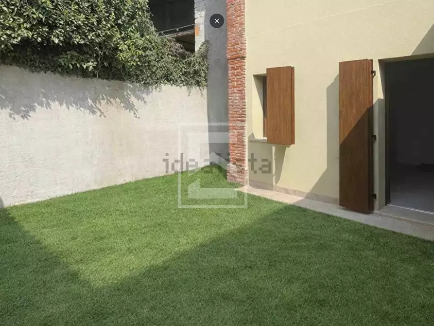 Immagine 17 di Appartamento in vendita  in via Dante Alighieri a Calvagese Della Riviera