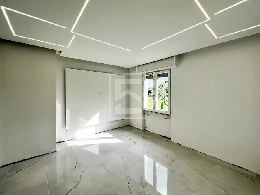 Immagine 23 di Casa indipendente in vendita  in grezze 27 a Desenzano Del Garda