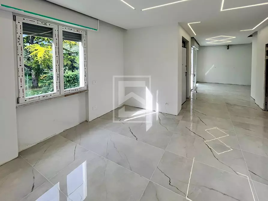 Immagine 24 di Casa indipendente in vendita  in grezze 27 a Desenzano Del Garda