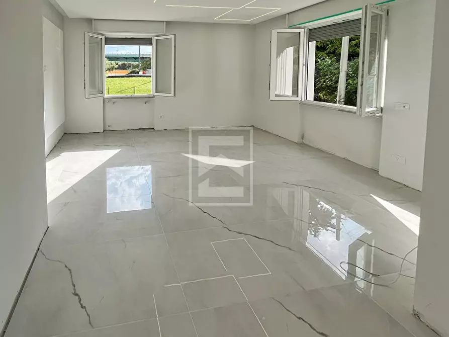 Immagine 26 di Casa indipendente in vendita  in grezze 27 a Desenzano Del Garda