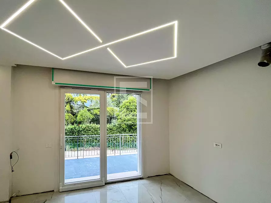 Immagine 20 di Casa indipendente in vendita  in grezze 27 a Desenzano Del Garda