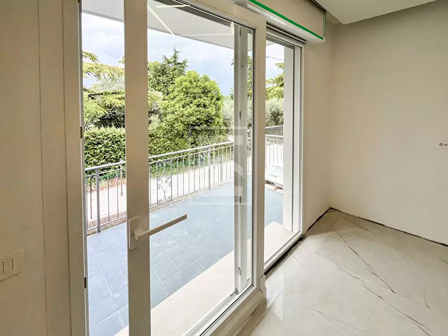 Immagine 17 di Casa indipendente in vendita  in grezze 27 a Desenzano Del Garda