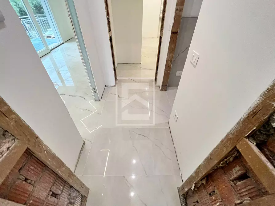 Immagine 27 di Casa indipendente in vendita  in grezze 27 a Desenzano Del Garda