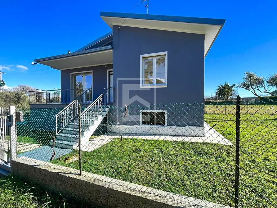 Immagine 2 di Casa indipendente in vendita  in grezze 27 a Desenzano Del Garda