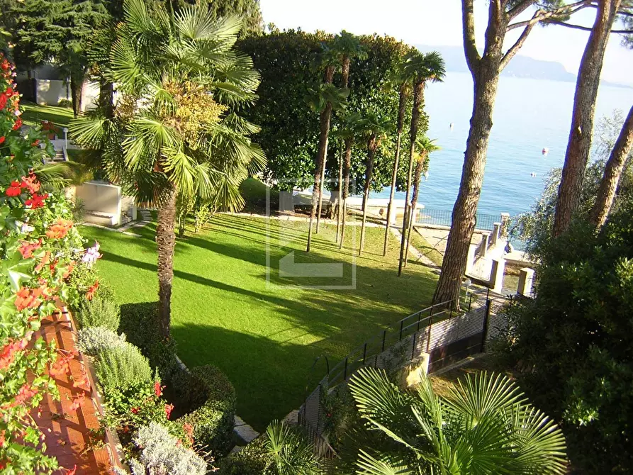 Immagine 2 di Appartamento in vendita  in via Zanardelli 228 a Gardone Riviera