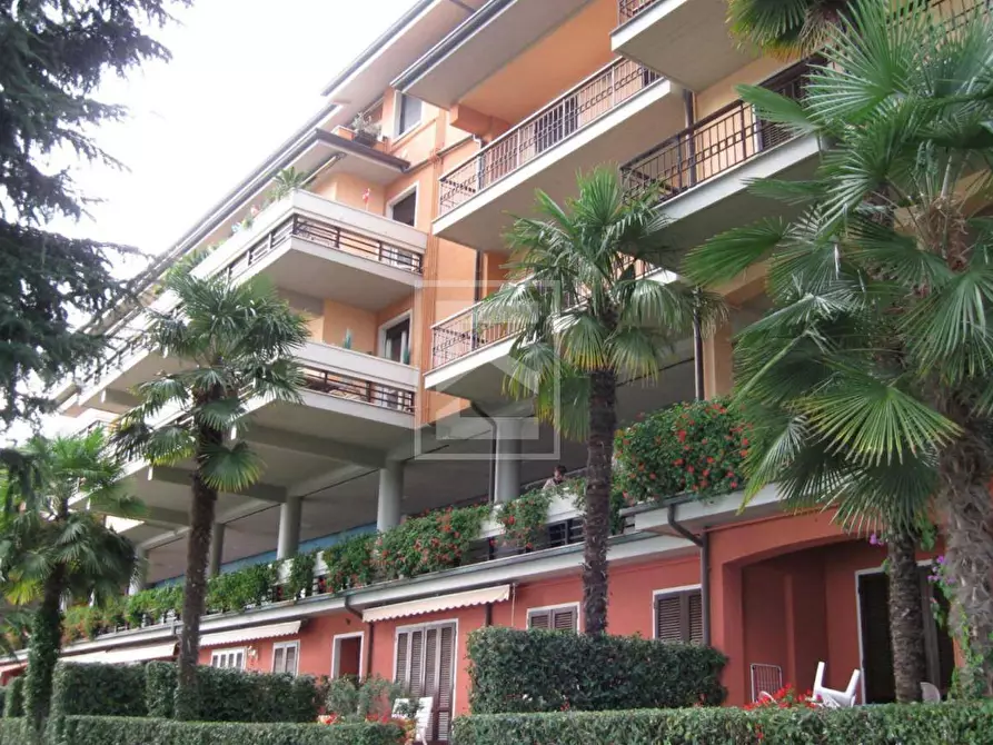 Immagine 12 di Appartamento in vendita  in via Zanardelli 228 a Gardone Riviera