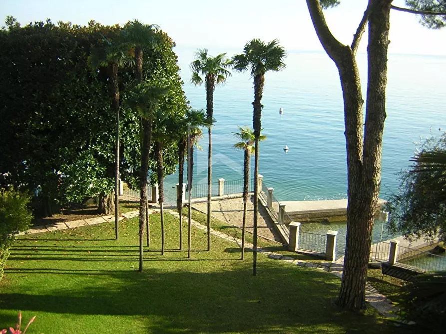 Immagine 15 di Appartamento in vendita  in via Zanardelli 228 a Gardone Riviera