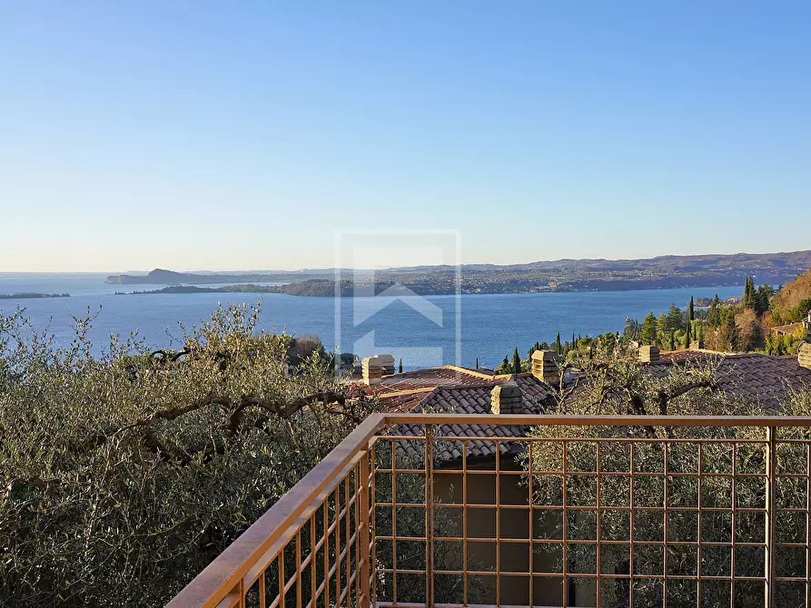 Immagine 9 di Villa in vendita  in Via Belvedere a Gardone Riviera