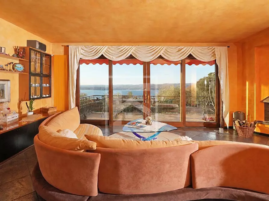 Immagine 3 di Villa in vendita  in Via Belvedere a Gardone Riviera