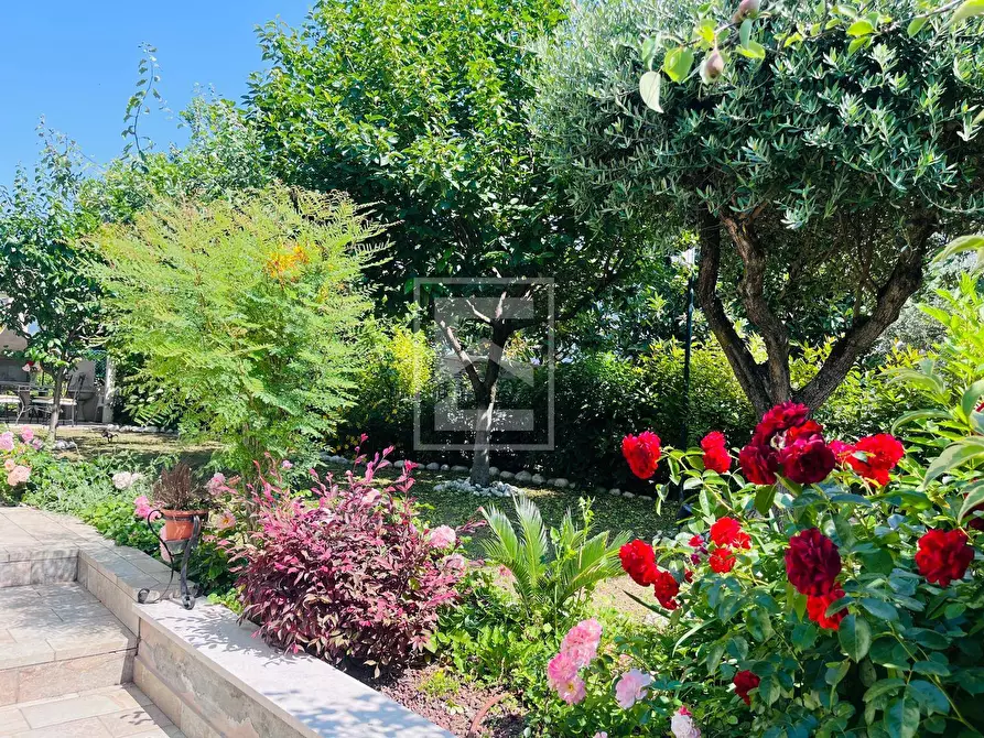 Immagine 2 di Villa in vendita  in VIA GUIDO ZADEI a Desenzano Del Garda