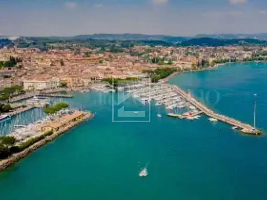 Immagine 16 di Villa in vendita  in VIA GUIDO ZADEI a Desenzano Del Garda