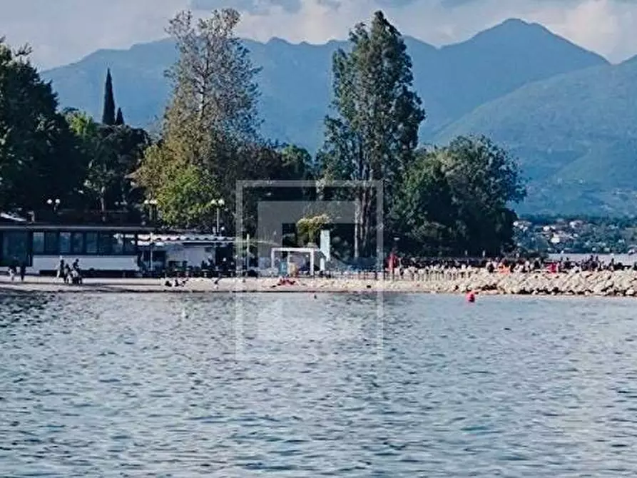 Immagine 19 di Villa in vendita  in VIA GUIDO ZADEI a Desenzano Del Garda