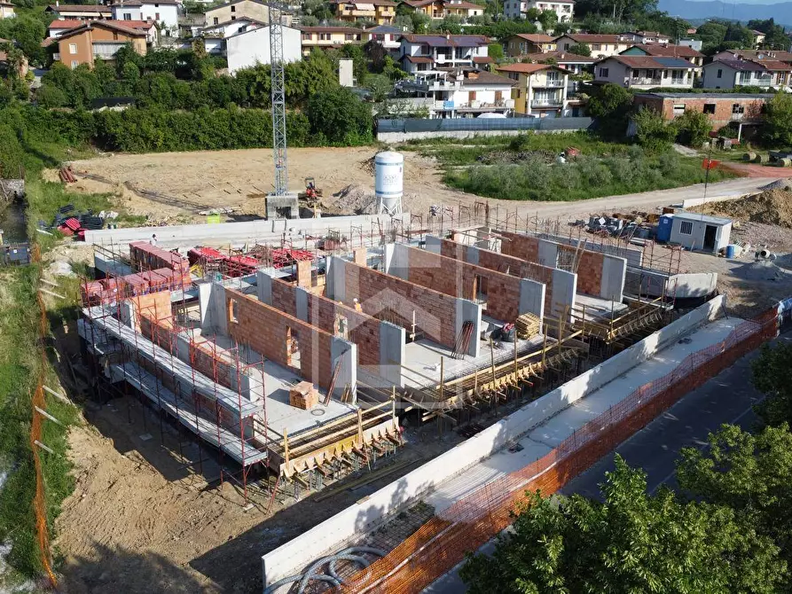 Immagine 2 di Appartamento in vendita  in via castellana a Calvagese Della Riviera