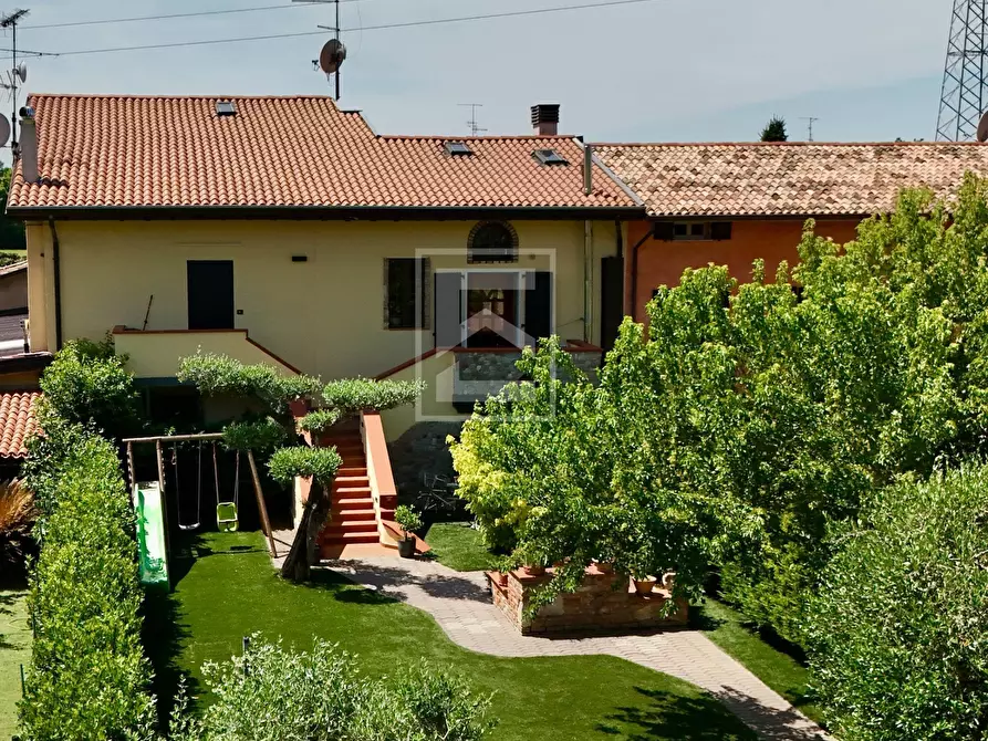 Immagine 3 di Casa semindipendente in vendita  in Località Varone 3 a Desenzano Del Garda