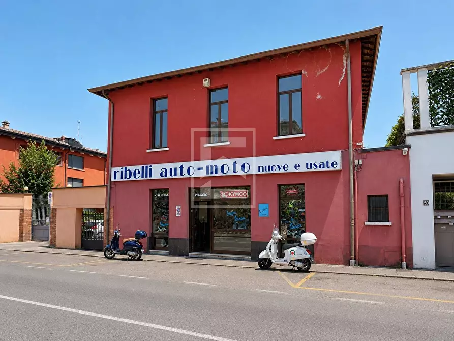 Immagine 2 di Attività commerciale in vendita  in Via Brunati 56 a Salò