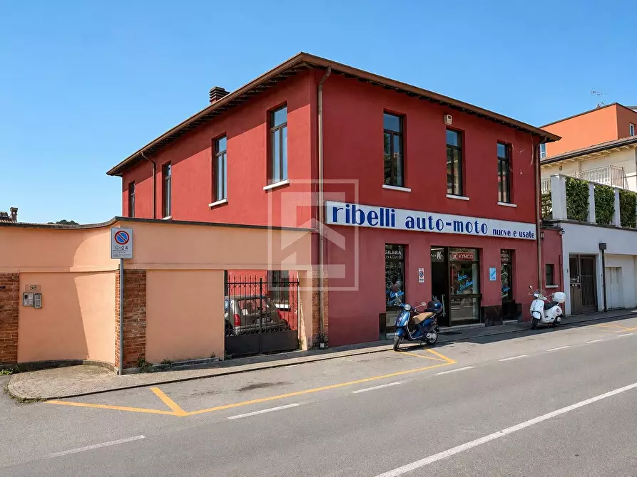 Immagine 3 di Attività commerciale in vendita  in Via Brunati 56 a Salò
