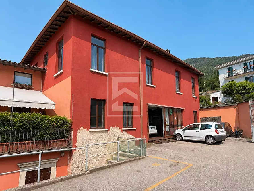 Immagine 5 di Attività commerciale in vendita  in Via Brunati 56 a Salò