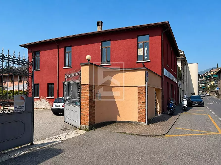 Immagine 4 di Attività commerciale in vendita  in Via Brunati 56 a Salò