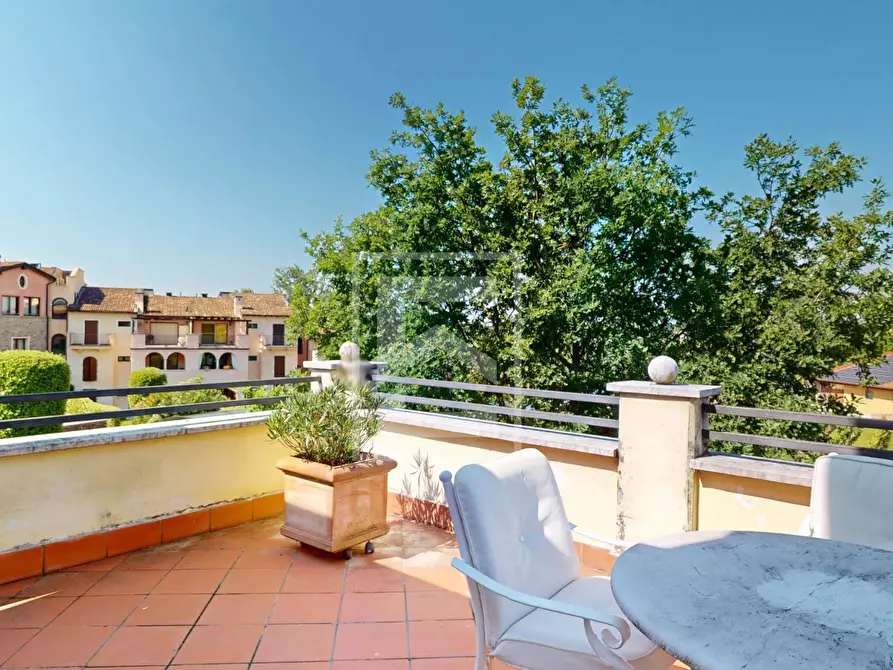 Immagine 31 di Appartamento in vendita  in Località Sermana 1 a Peschiera Del Garda