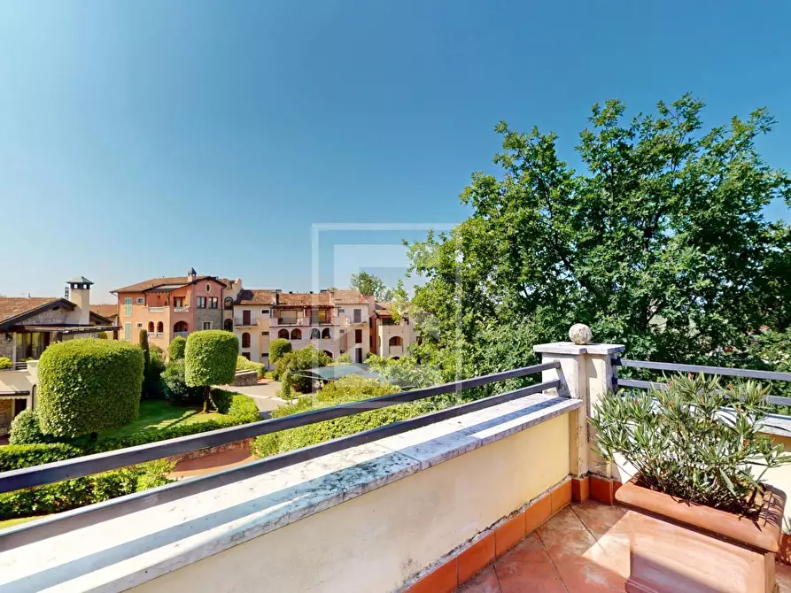 Immagine 33 di Appartamento in vendita  in Località Sermana 1 a Peschiera Del Garda