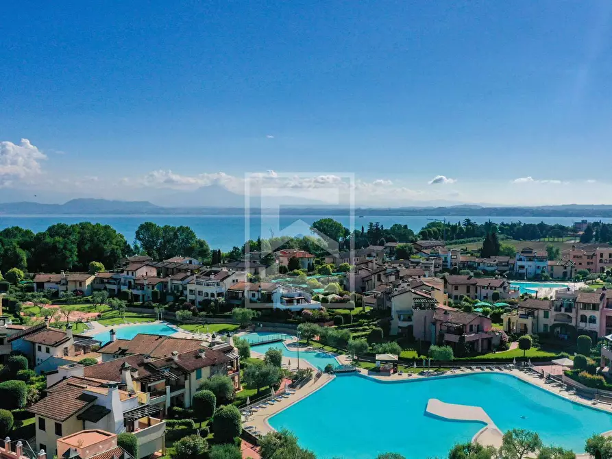 Immagine 35 di Appartamento in vendita  in Località Sermana 1 a Peschiera Del Garda