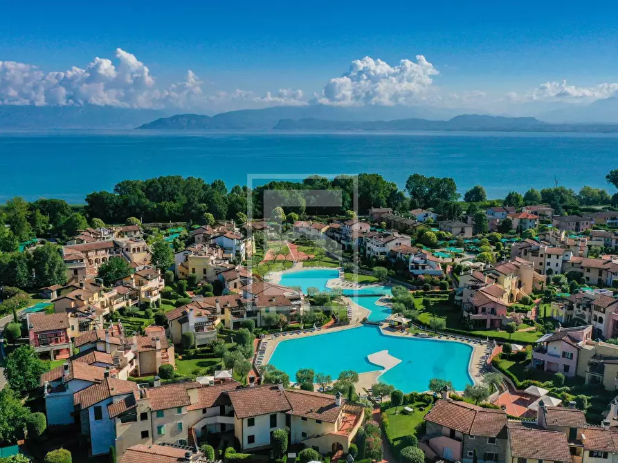 Immagine 36 di Appartamento in vendita  in Località Sermana 1 a Peschiera Del Garda