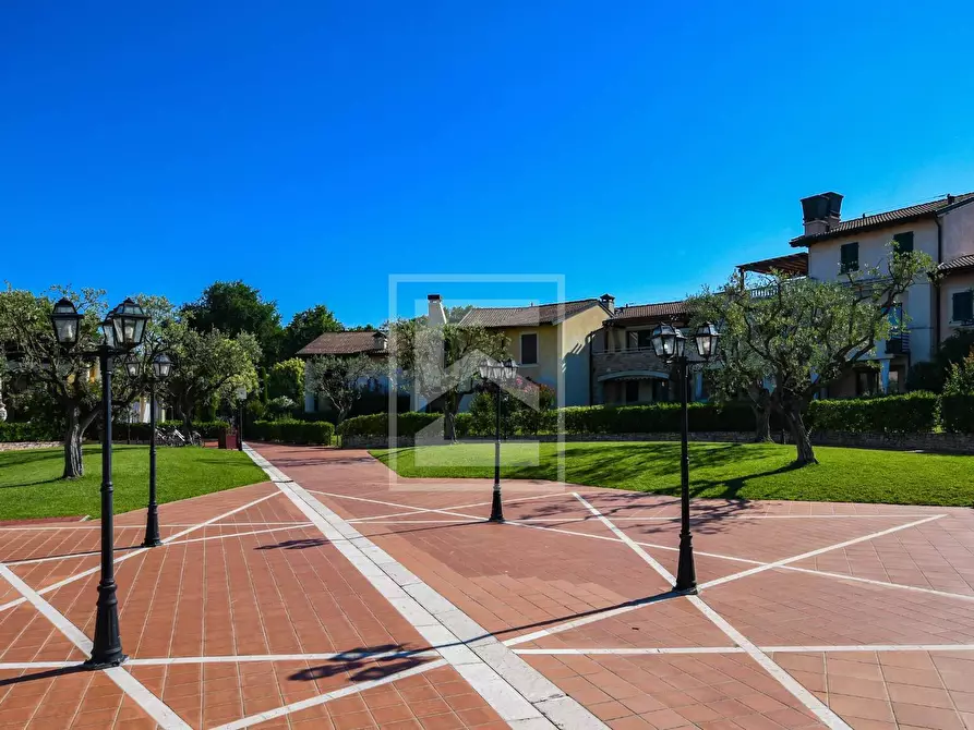 Immagine 45 di Appartamento in vendita  in Località Sermana 1 a Peschiera Del Garda