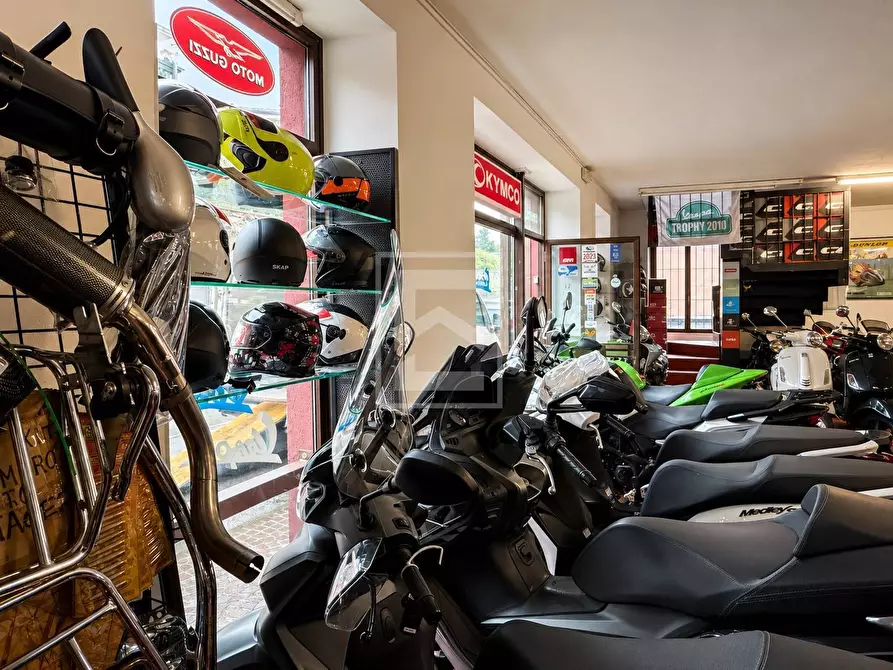 Immagine 11 di Attività commerciale in vendita  in Via Brunati 56 a Salò