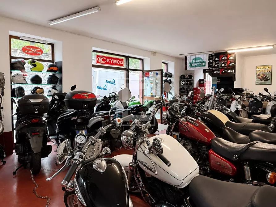Immagine 13 di Attività commerciale in vendita  in Via Brunati 56 a Salò