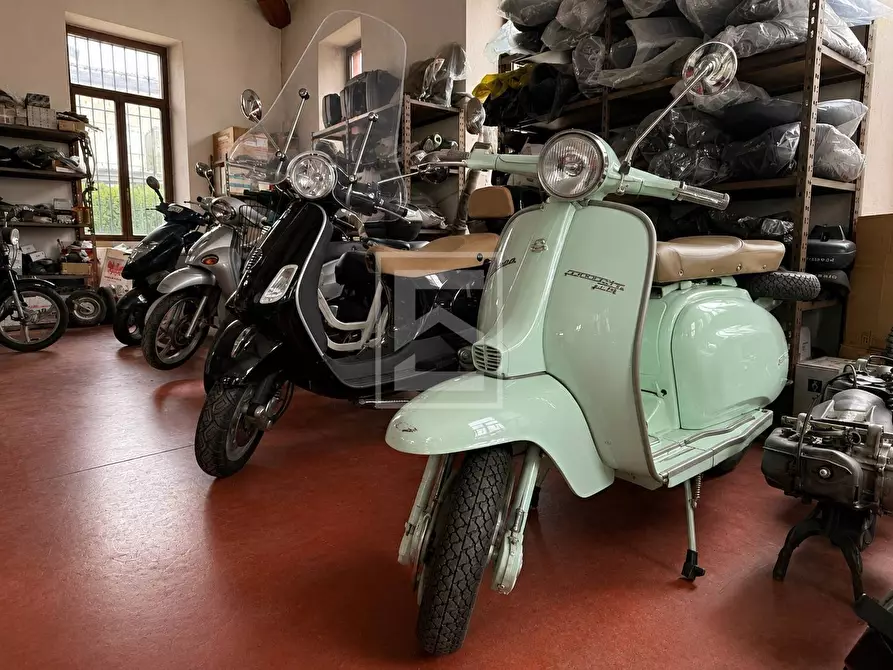 Immagine 18 di Attività commerciale in vendita  in Via Brunati 56 a Salò
