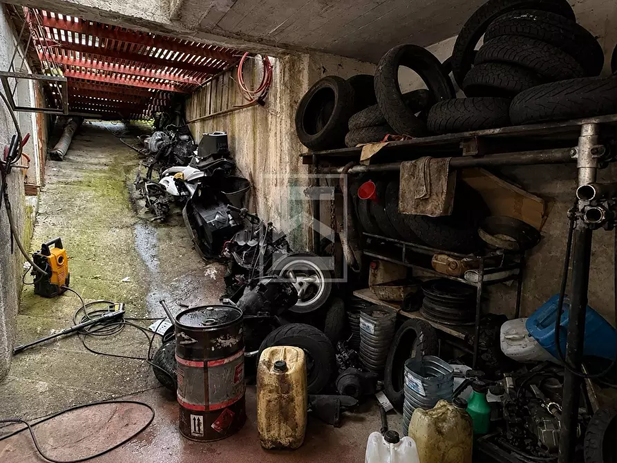 Immagine 29 di Attività commerciale in vendita  in Via Brunati 56 a Salò