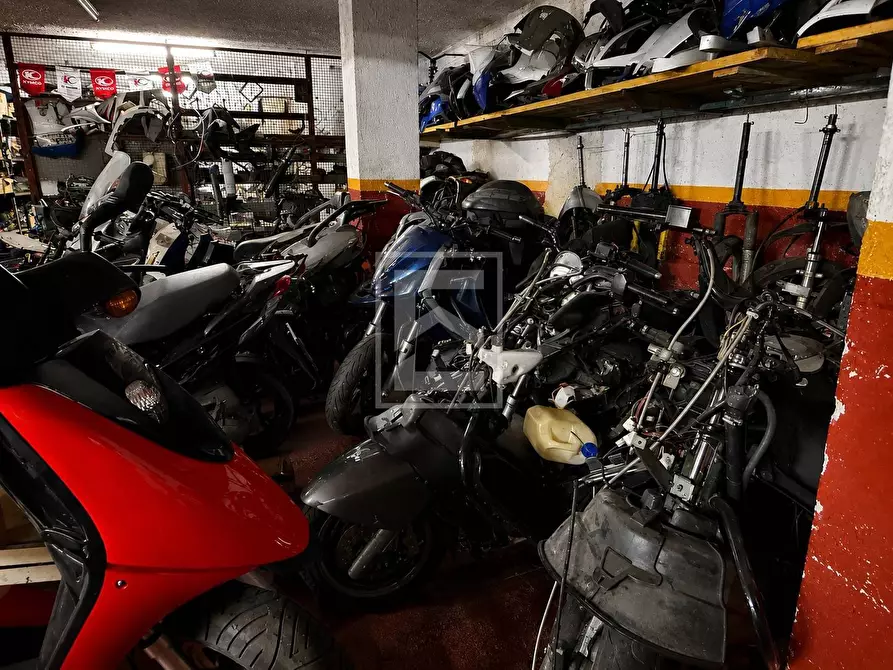 Immagine 31 di Attività commerciale in vendita  in Via Brunati 56 a Salò