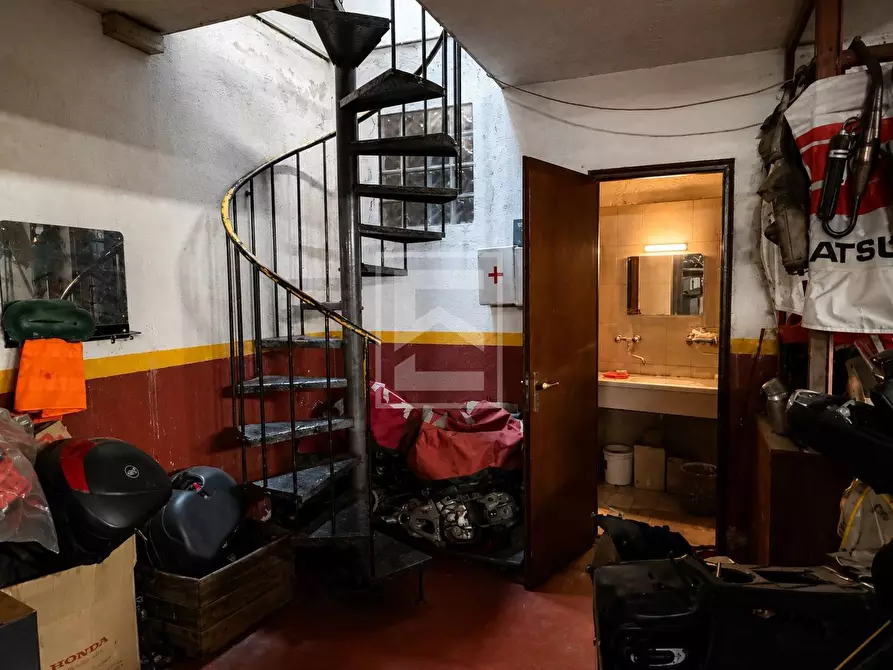 Immagine 30 di Attività commerciale in vendita  in Via Brunati 56 a Salò