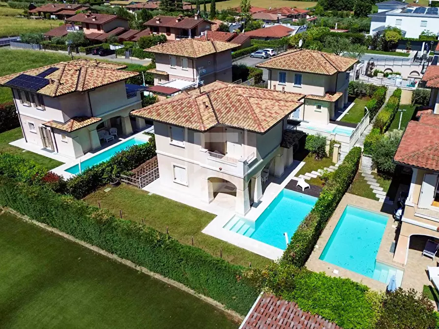 Immagine 1 di Villa in vendita  in VIA GAZZOLO 6B a Calvagese Della Riviera
