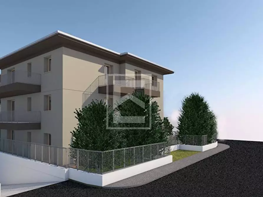 Immagine 4 di Appartamento in vendita  in Piazza della Concordia a Desenzano Del Garda