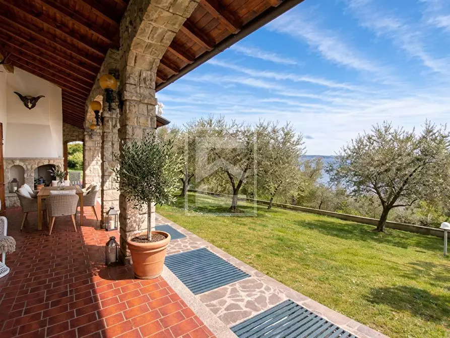 Immagine 1 di Villa in vendita  in VIA PERGOLA 36 a Calvagese Della Riviera