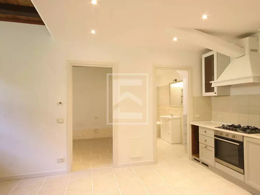 Immagine 5 di Appartamento in vendita  in VIA VITTORIALE 11 a Gardone Riviera