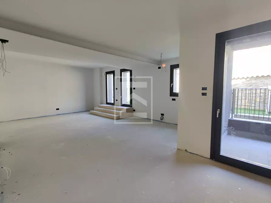 Immagine 2 di Appartamento in vendita  in vai iv novembre a Polpenazze Del Garda