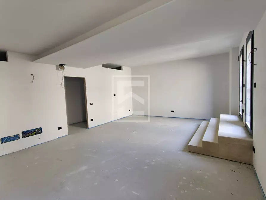 Immagine 6 di Appartamento in vendita  in vai iv novembre a Polpenazze Del Garda