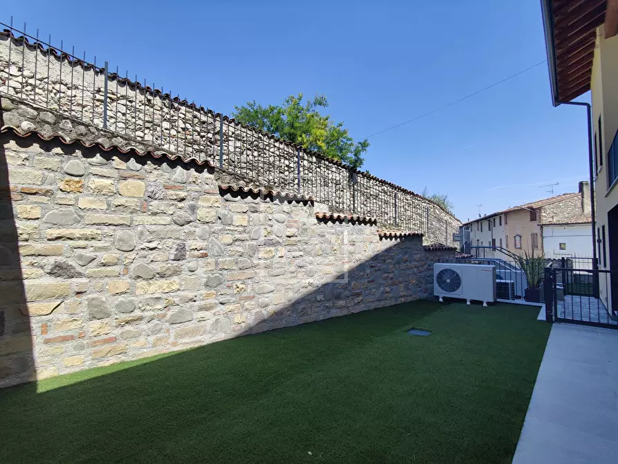 Immagine 8 di Appartamento in vendita  in vai iv novembre a Polpenazze Del Garda