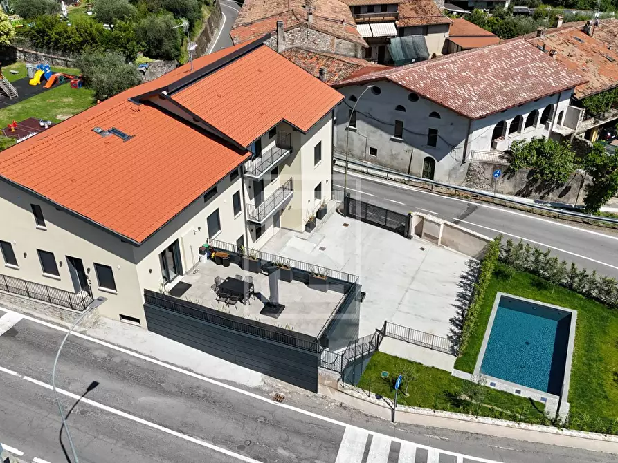 Immagine 1 di Appartamento in vendita  in vai iv novembre a Polpenazze Del Garda