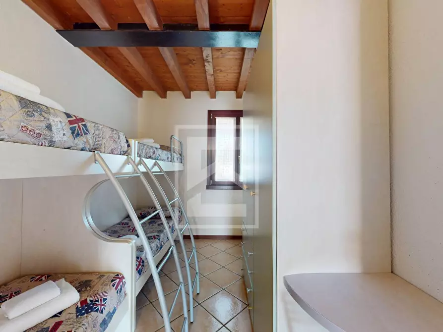 Immagine 11 di Appartamento in vendita  in Località Sermana 1 a Peschiera Del Garda