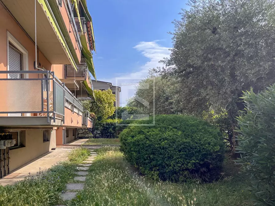 Immagine 10 di Appartamento in vendita  in via SARCA 9 a Desenzano Del Garda