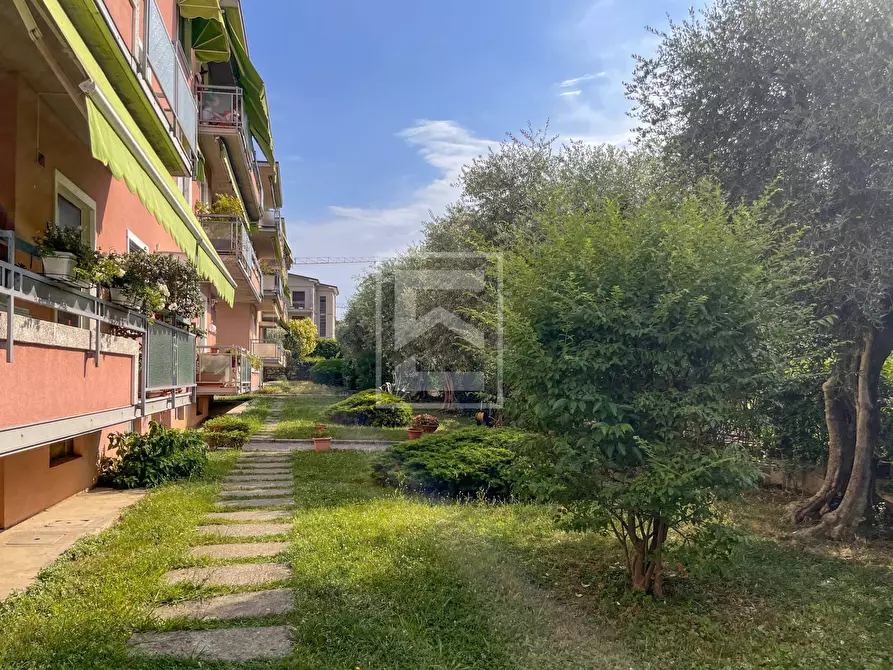 Immagine 13 di Appartamento in vendita  in via SARCA 9 a Desenzano Del Garda