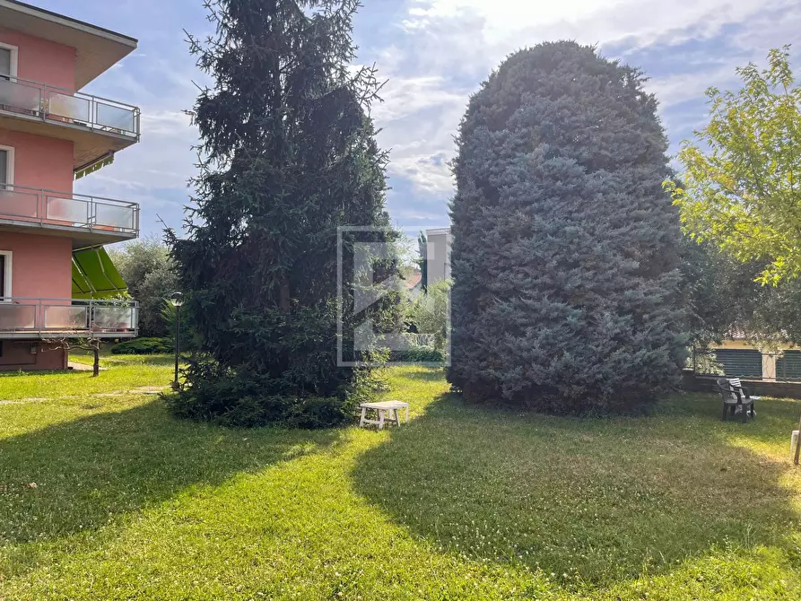 Immagine 14 di Appartamento in vendita  in via SARCA 9 a Desenzano Del Garda
