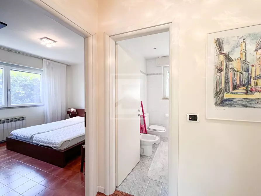 Immagine 19 di Villa in vendita  in via bosca 38 a Lazise