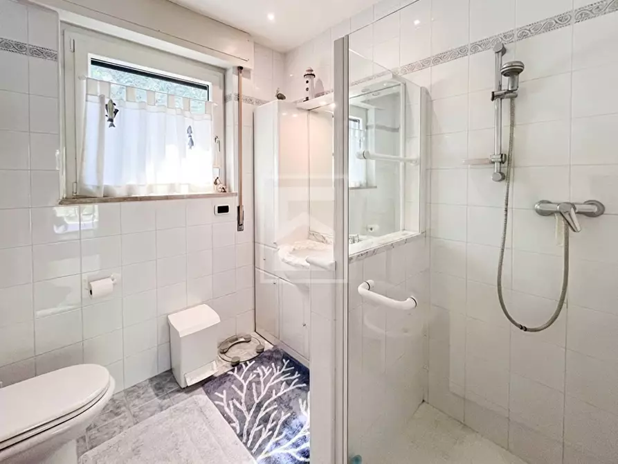 Immagine 29 di Villa in vendita  in via bosca 38 a Lazise