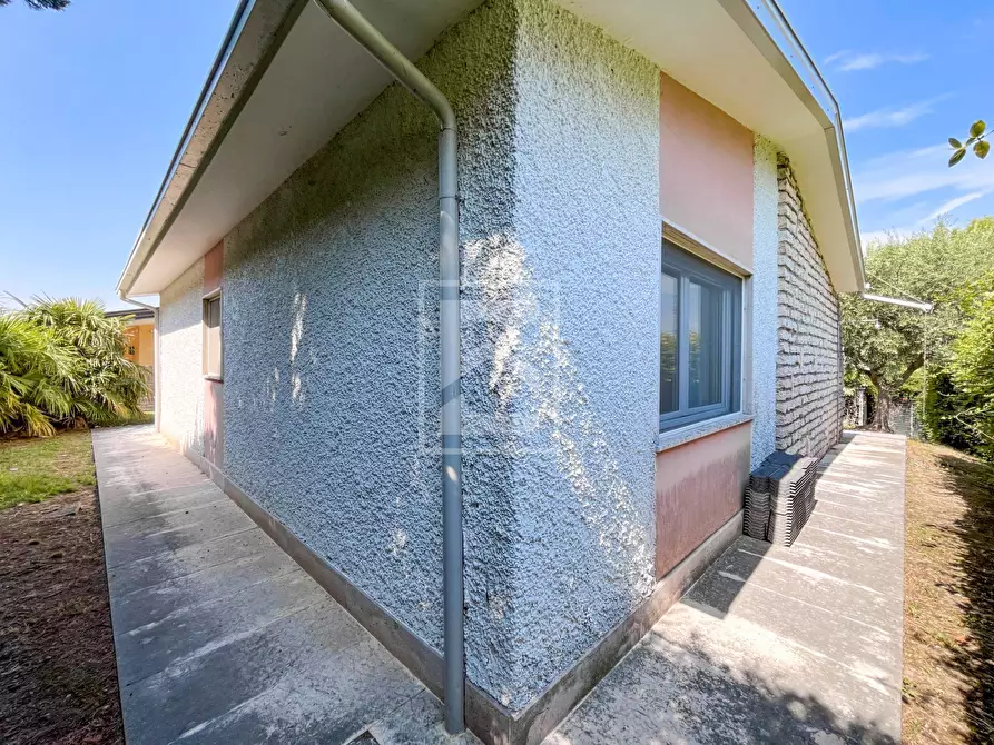 Immagine 38 di Villa in vendita  in via bosca 38 a Lazise