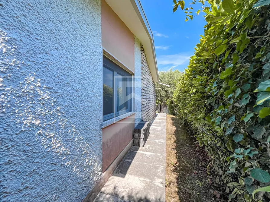 Immagine 39 di Villa in vendita  in via bosca 38 a Lazise