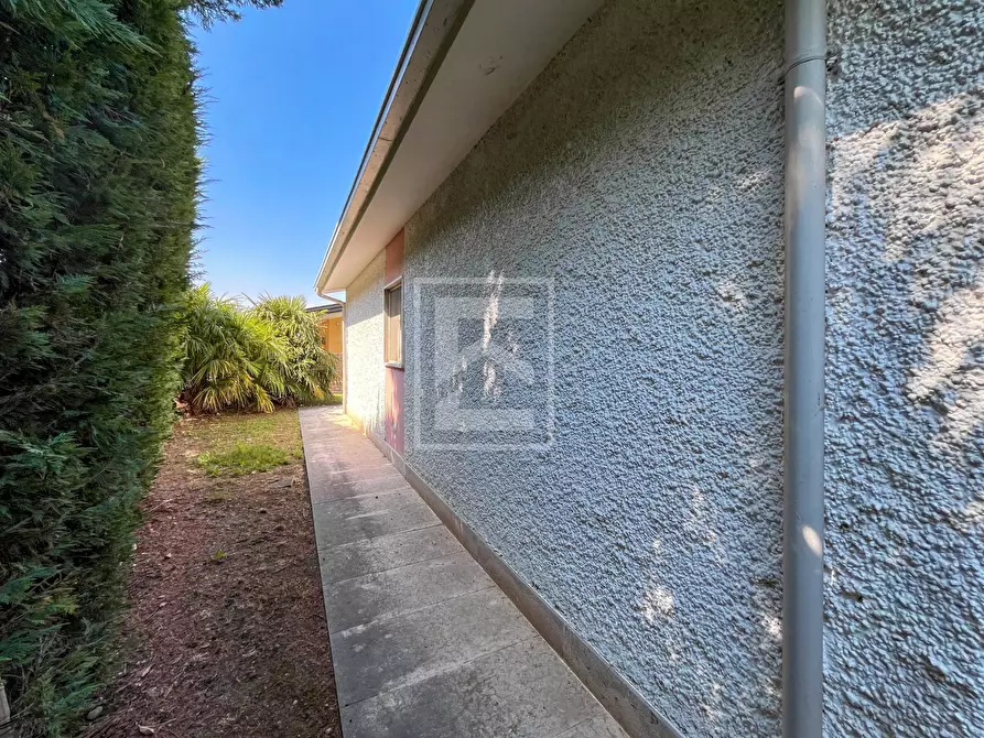 Immagine 40 di Villa in vendita  in via bosca 38 a Lazise